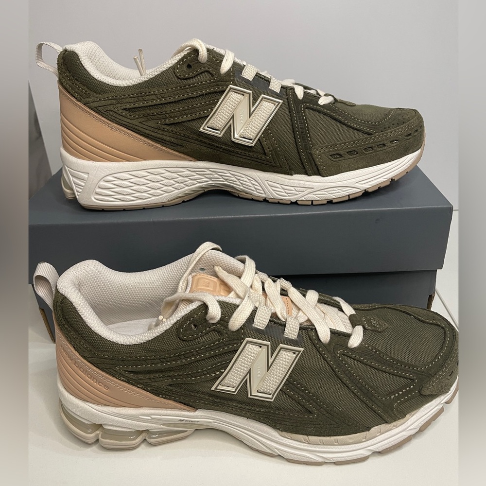 New! New Balance 1906F S10 Mens 11.5Womens ‘DARK MOSS'